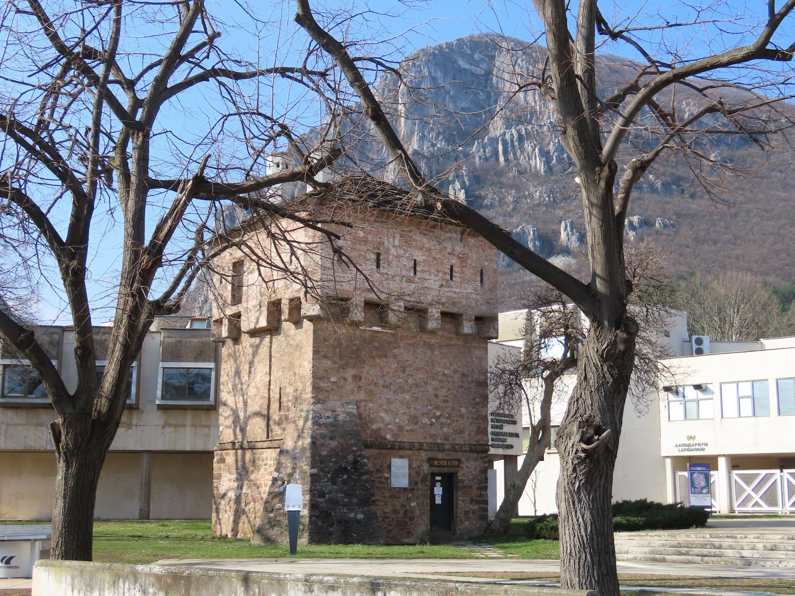 Kurtpashova Tower