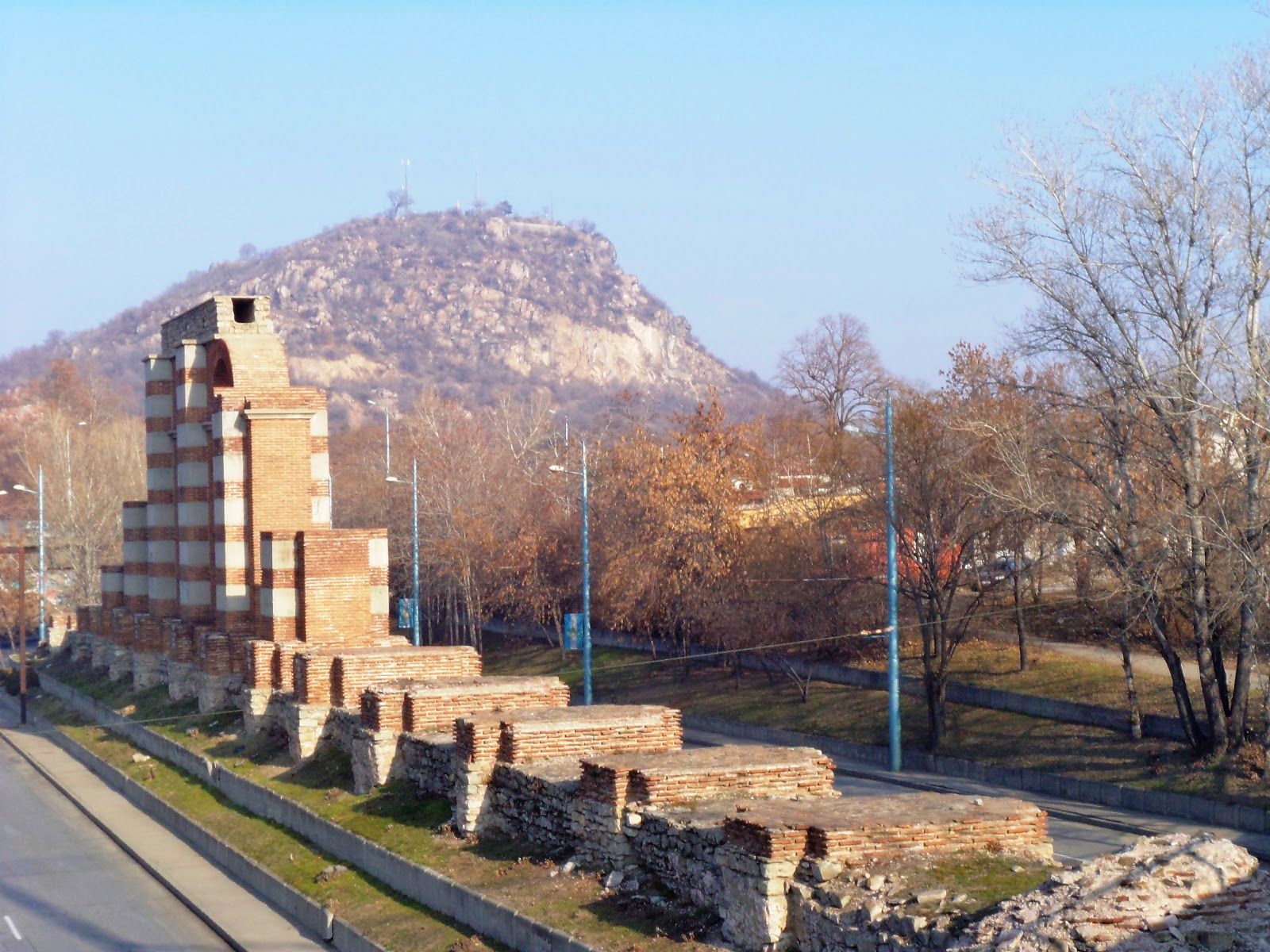 Roman Aqueduct – photo 2
