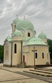 Храм "Свети Иван Рилски"