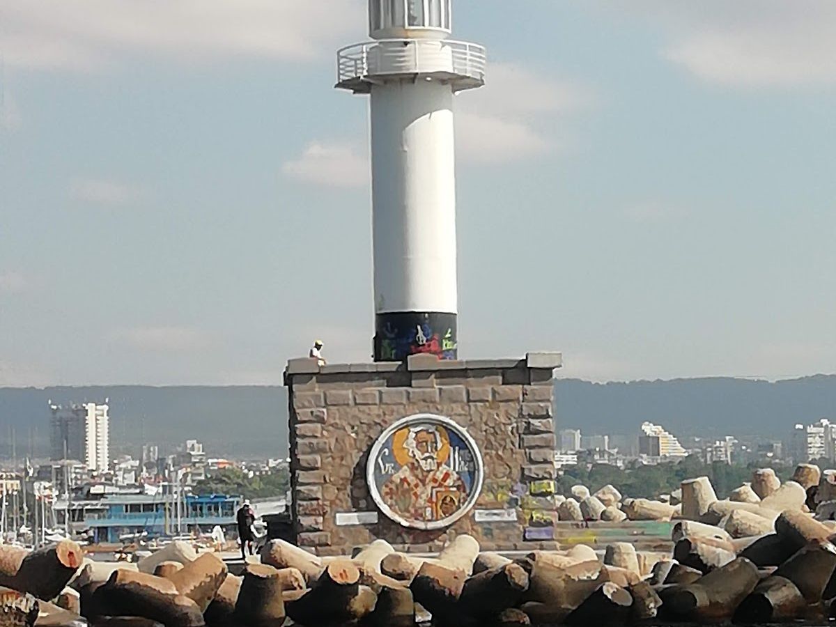 Lighthouse – photo 1