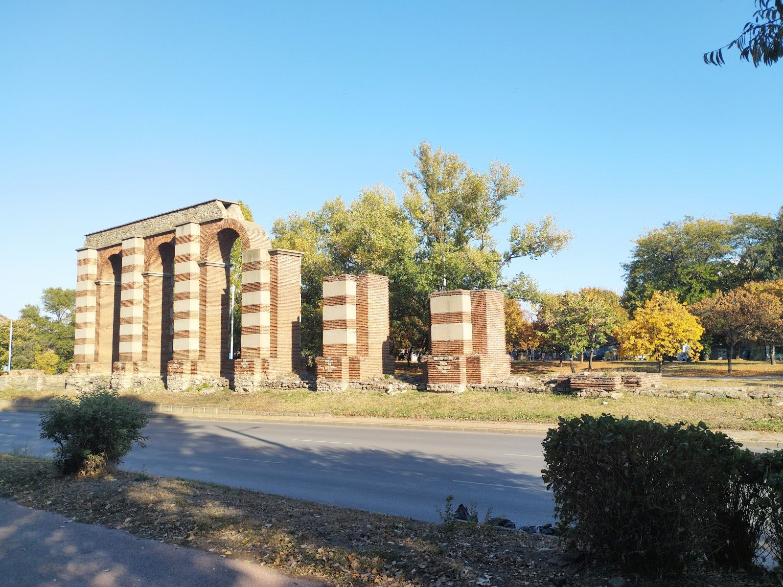 Roman Aqueduct – photo 4