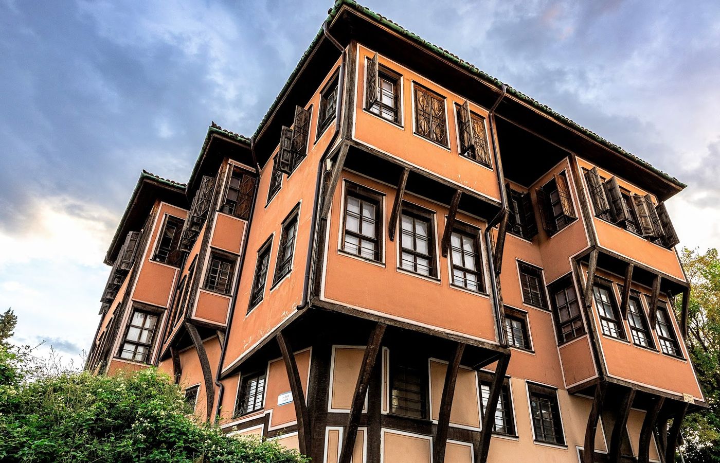 Lamartine House – photo 1