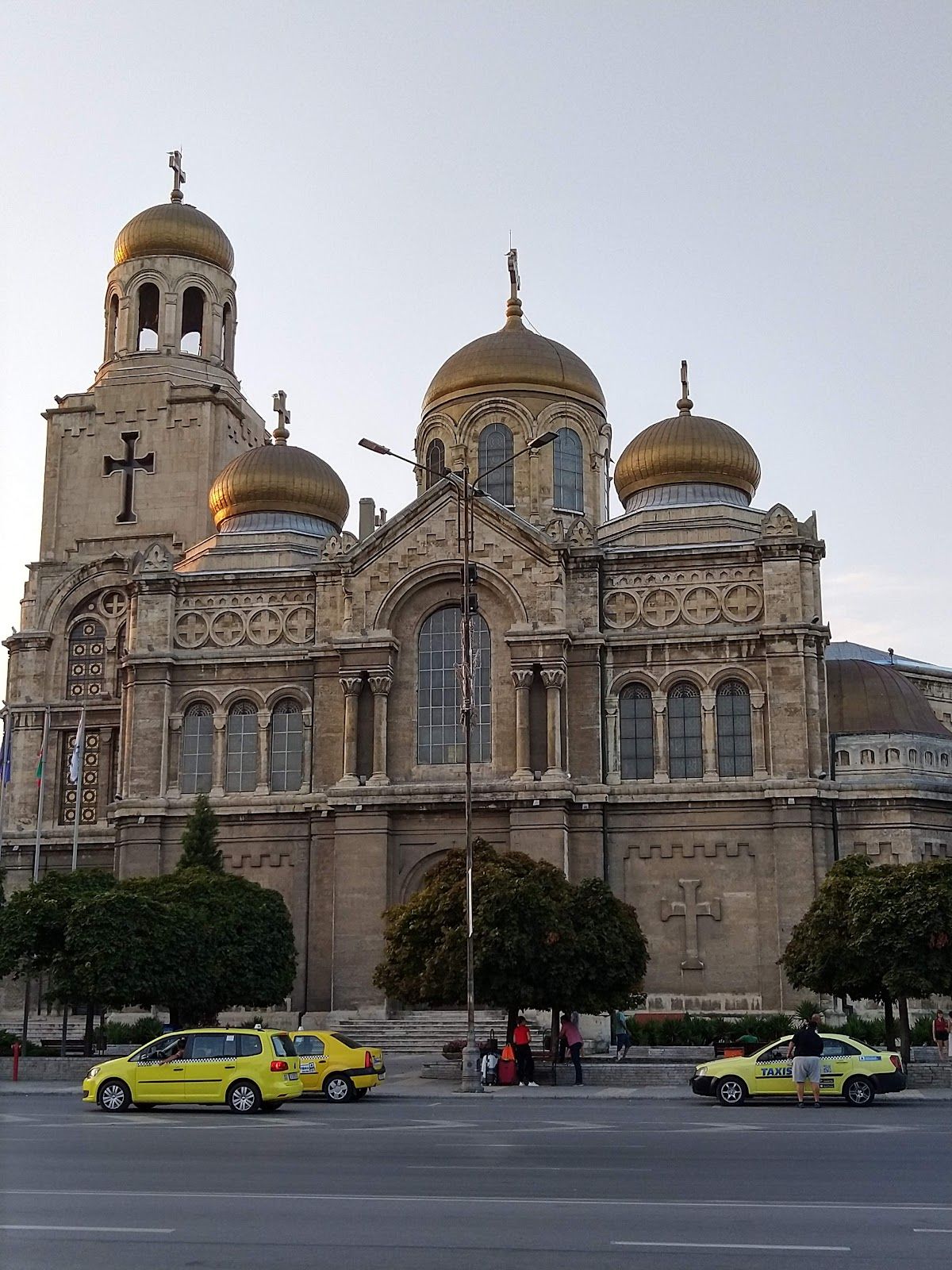 Катедрала "Успение Богородично" – снимка 1