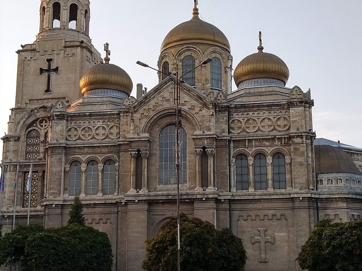 Катедрала "Успение Богородично" – снимка 1