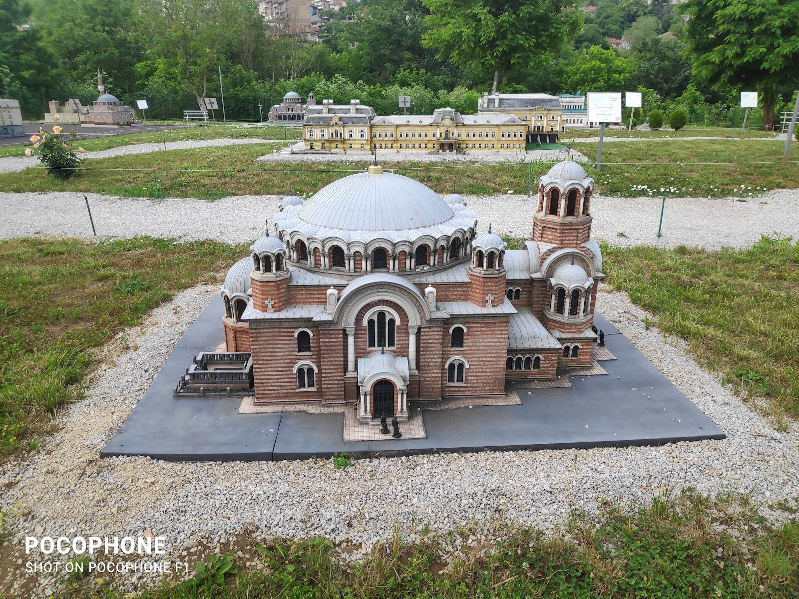 Парк „Мини България“ – снимка 5