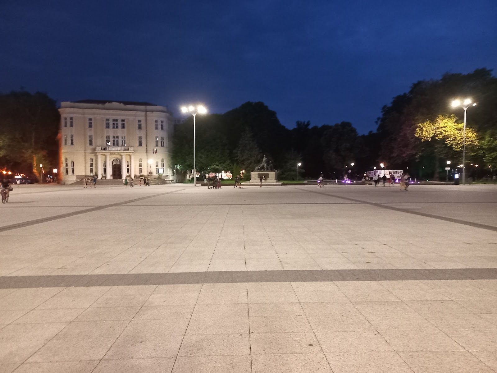pl. "Tsentralen" – photo 2