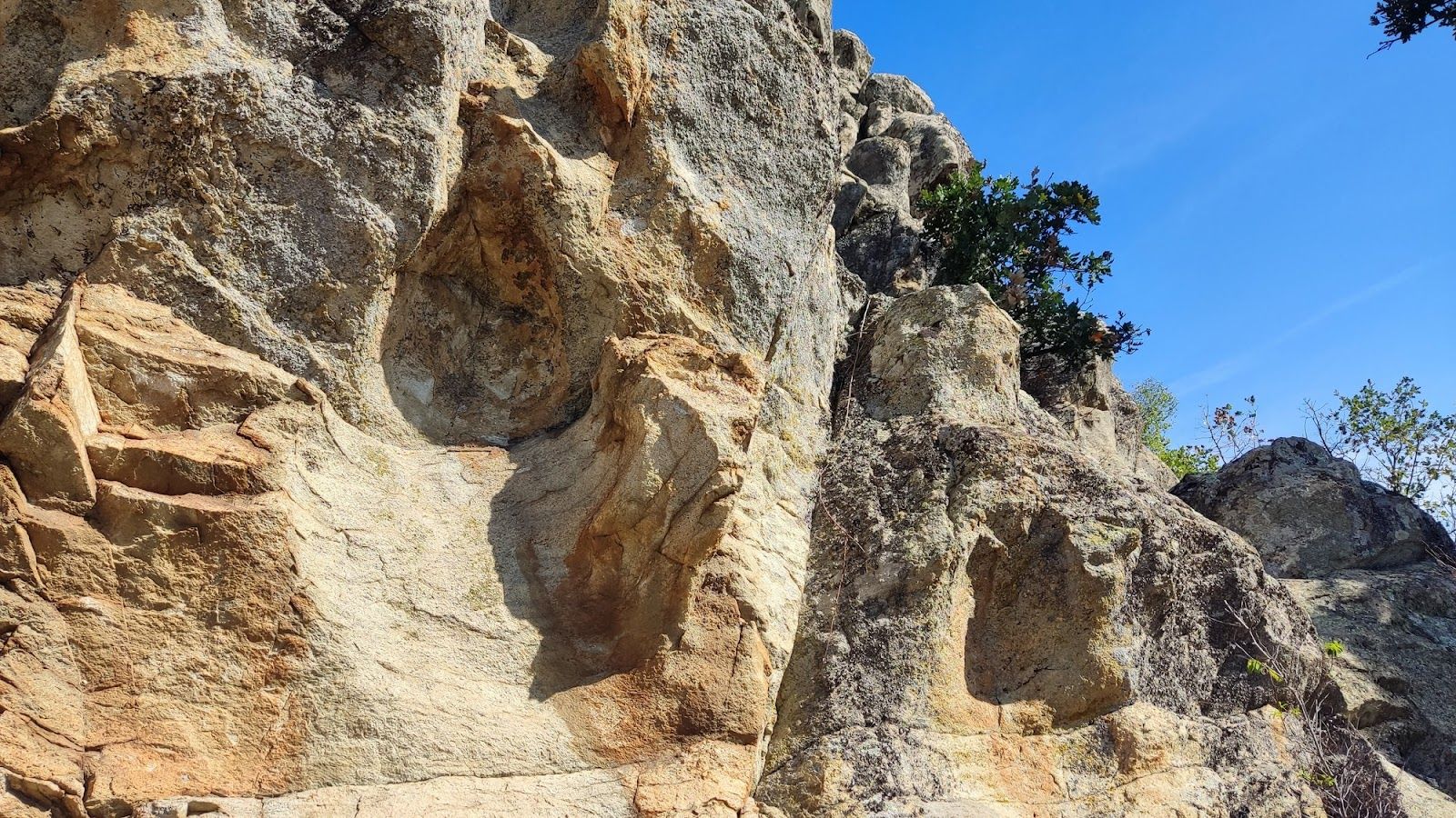 Thracian sanctuary of the many suns "Mochukovi stones"