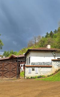 Елешнишки манастир „Успение Богородично“