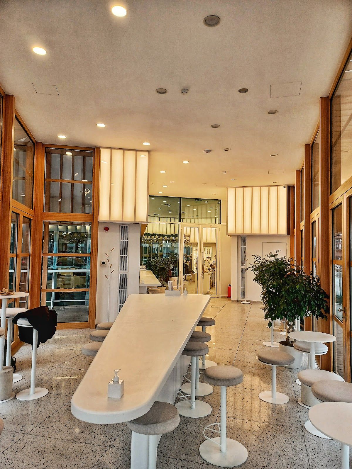 LATE Café & Roastery – photo 4