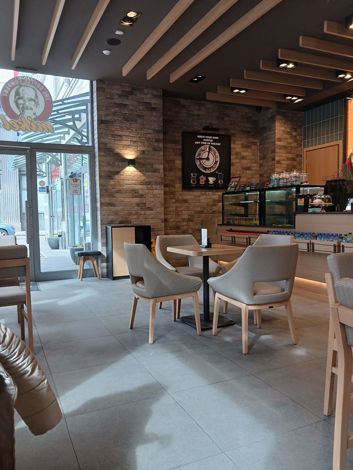 Mikel Café Dondukov – photo 1