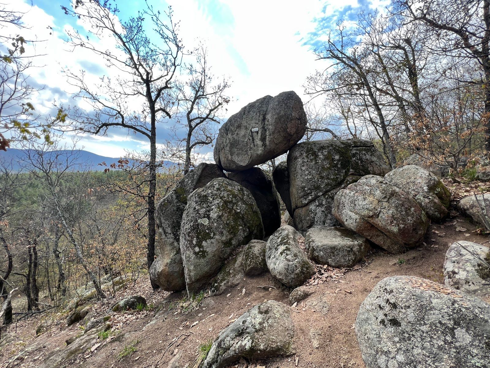 Pirostiyata megalith