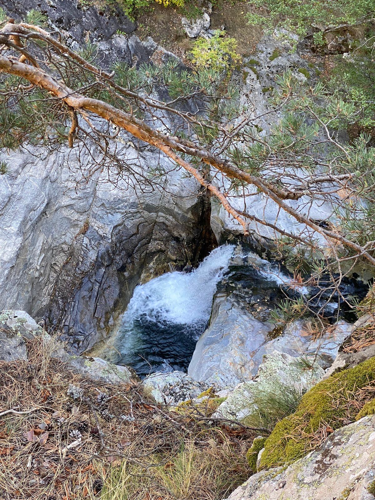 Siniyat Vir Waterfall path