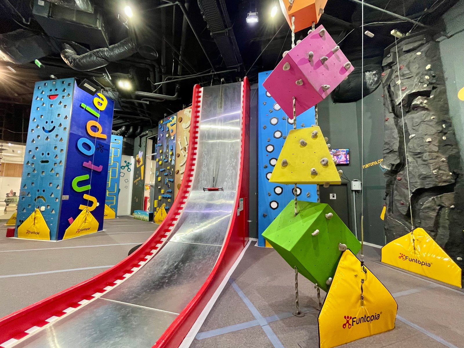 Funtopia Paradise Center – photo 2