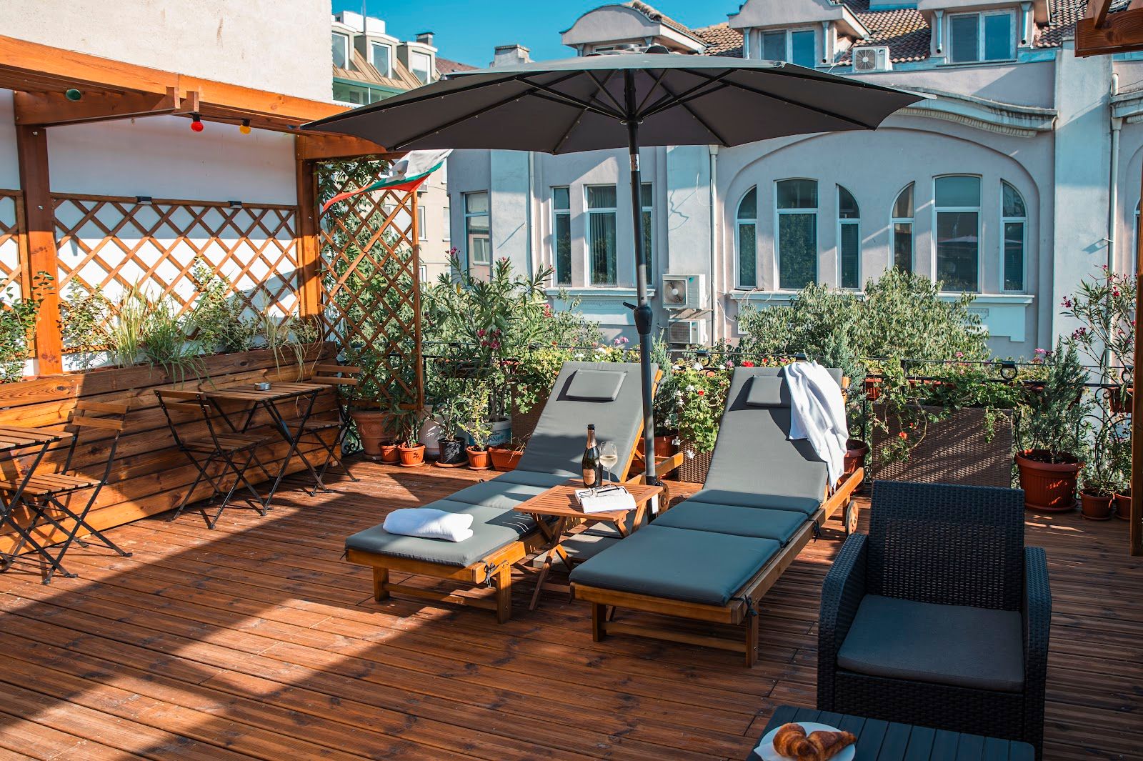 Three Dolphins Hotel – снимка 5