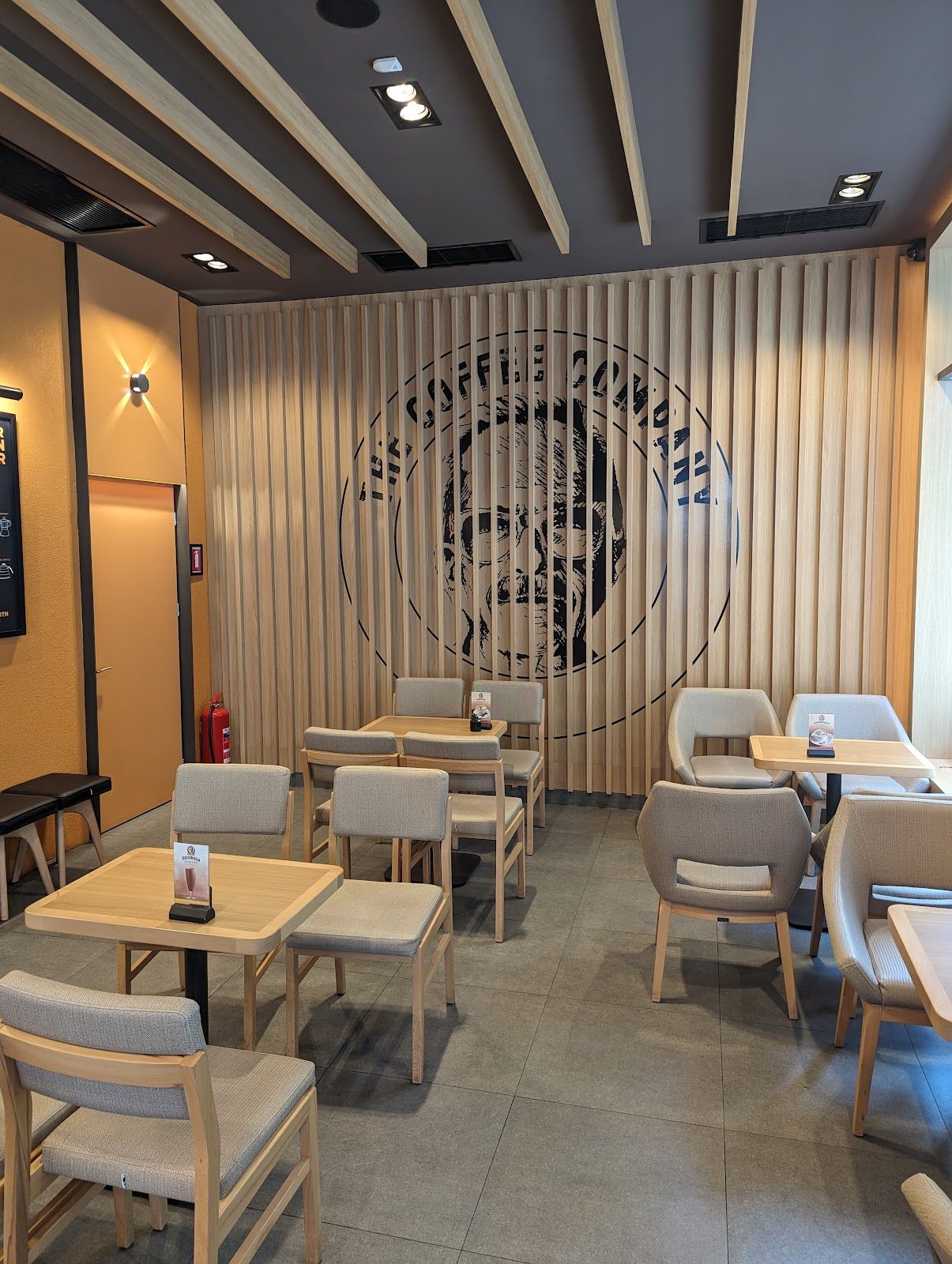 Mikel Café Dondukov – photo 3