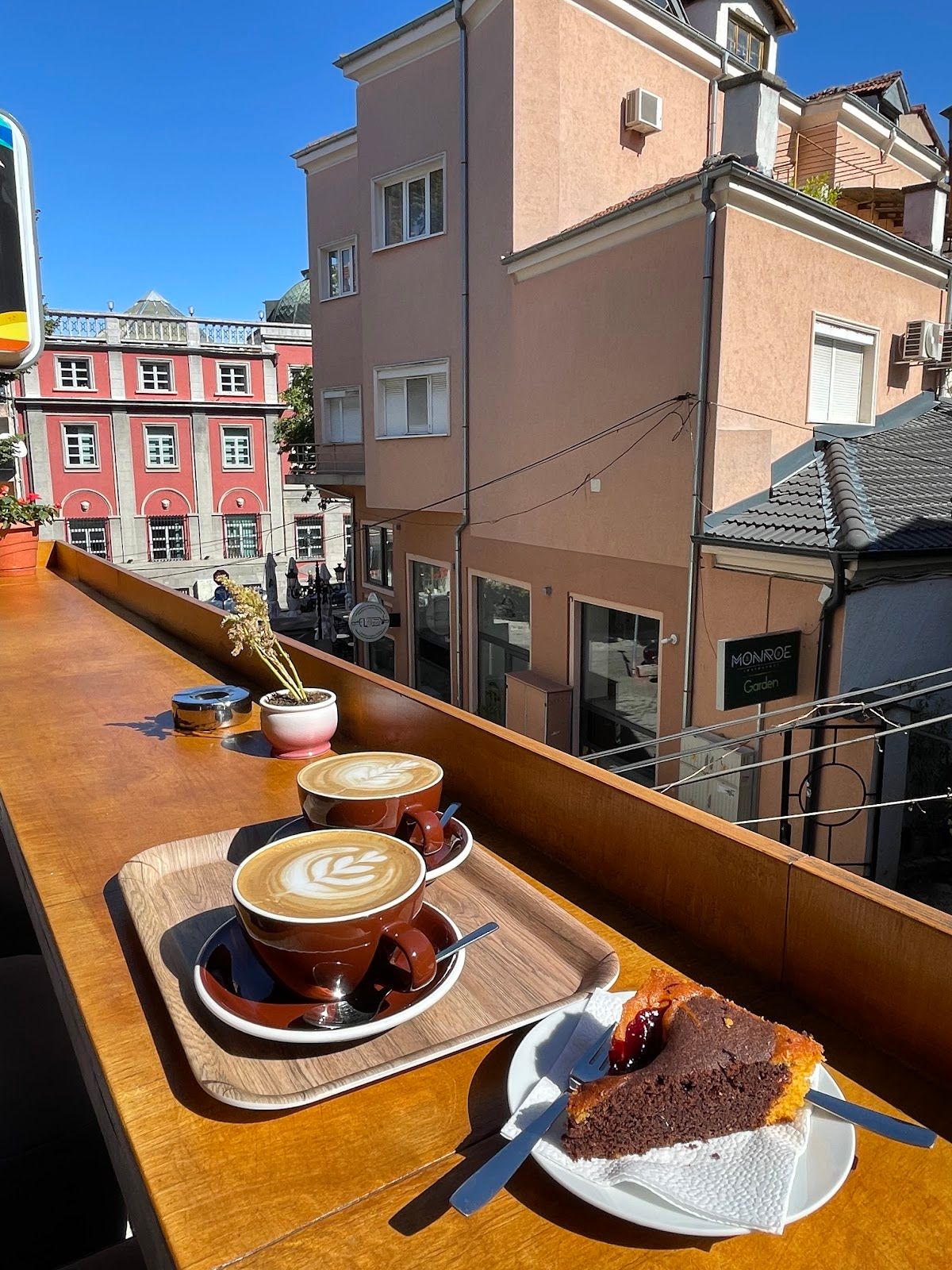 Dwell Coffee House – снимка 2