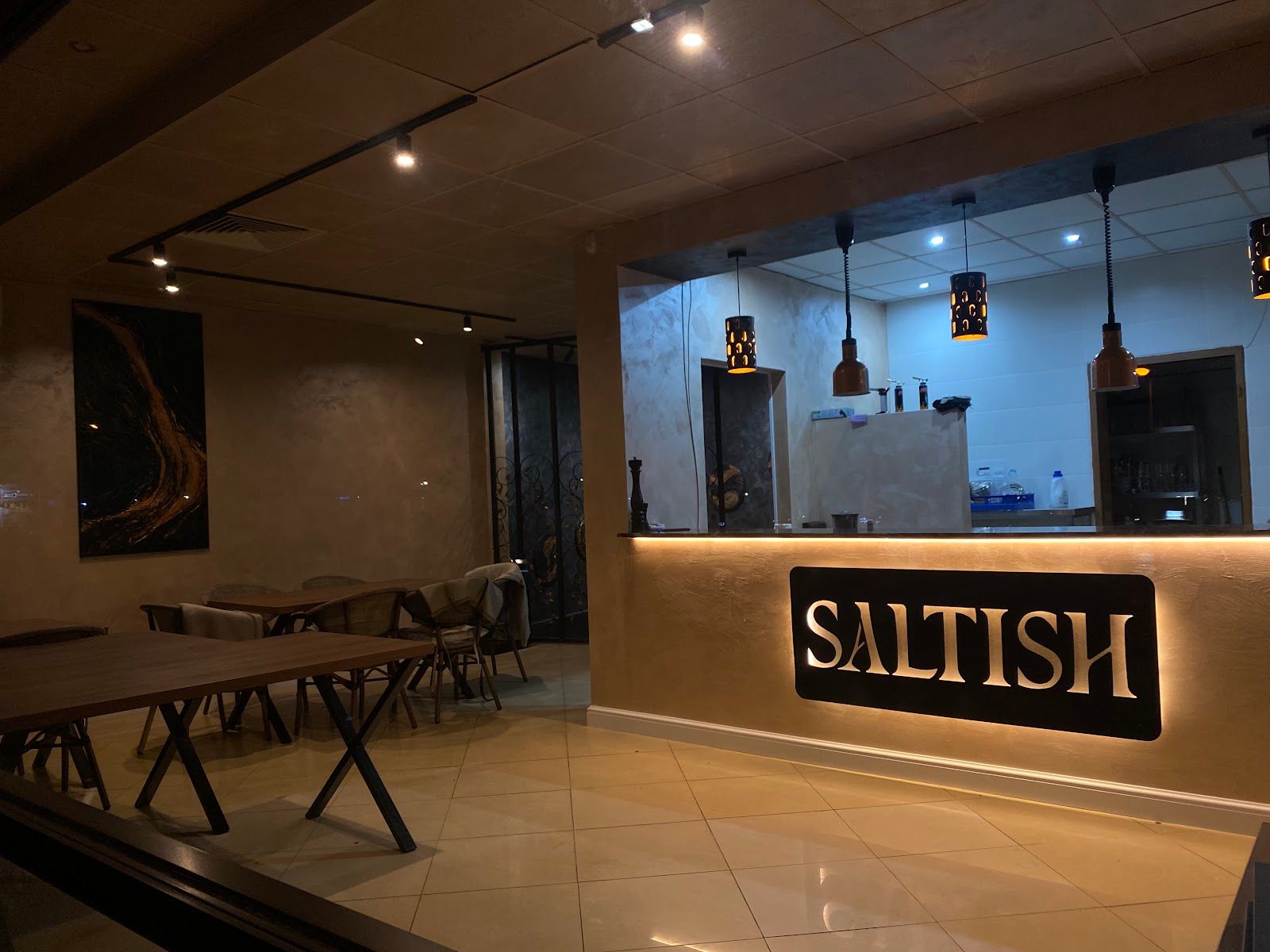 Saltish Restaurant – снимка 2