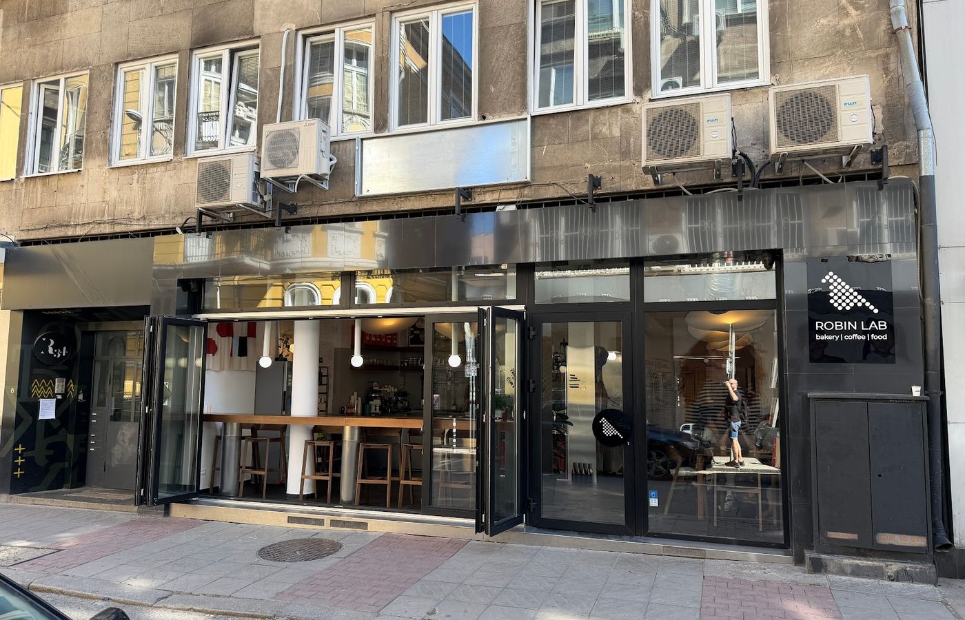 Robin Lab – photo 1
