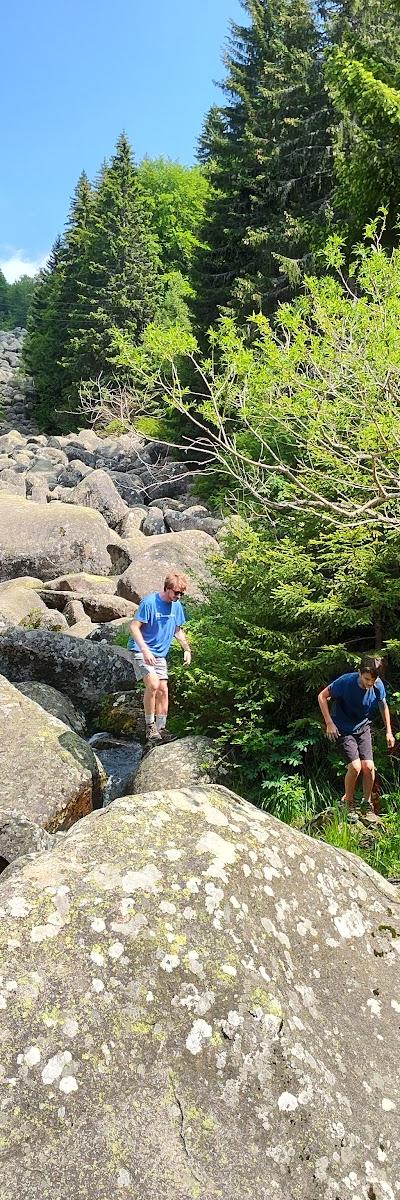 5 short hikes that end at a mountain hut