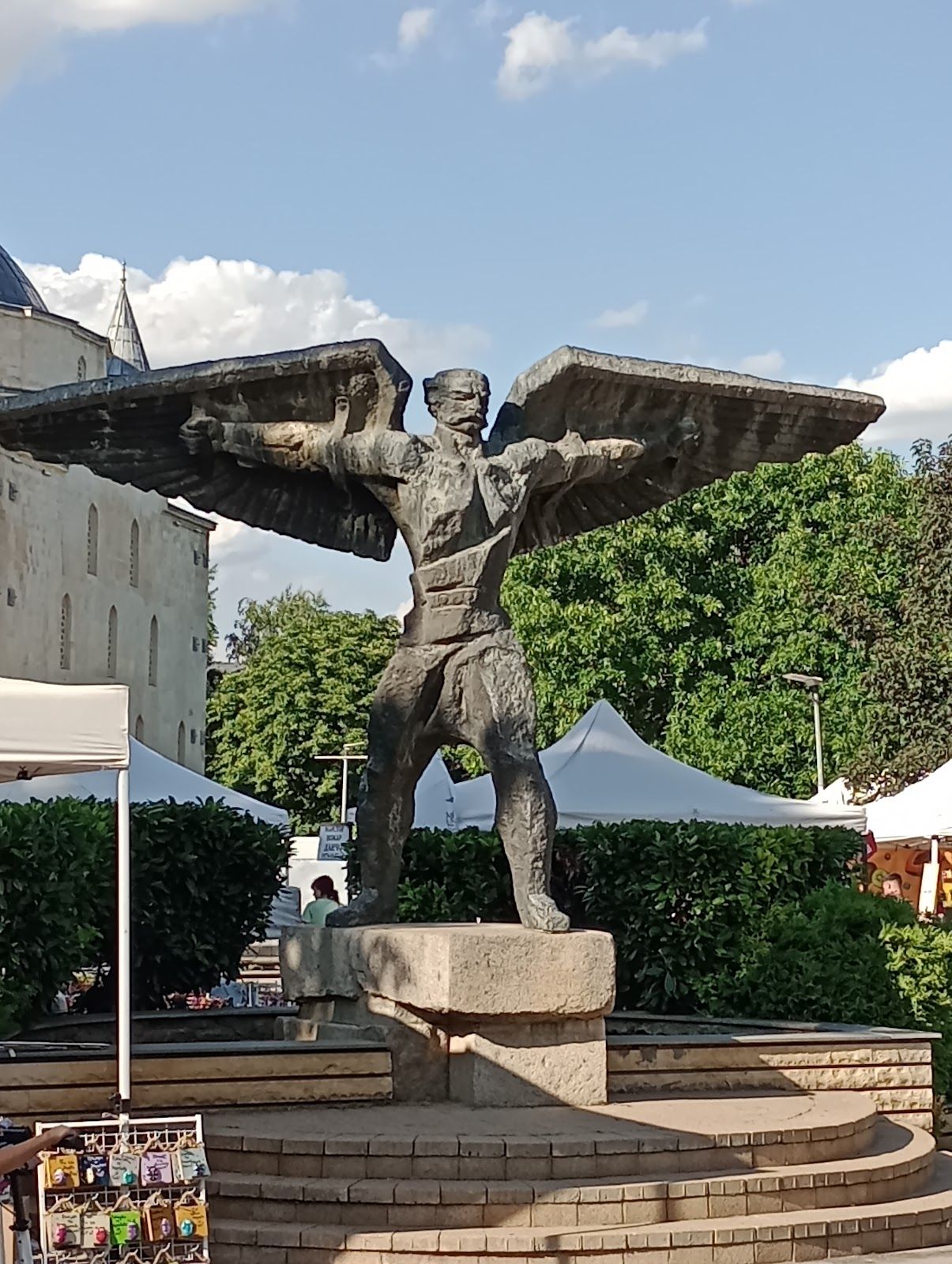 Sculpture of Master Mano