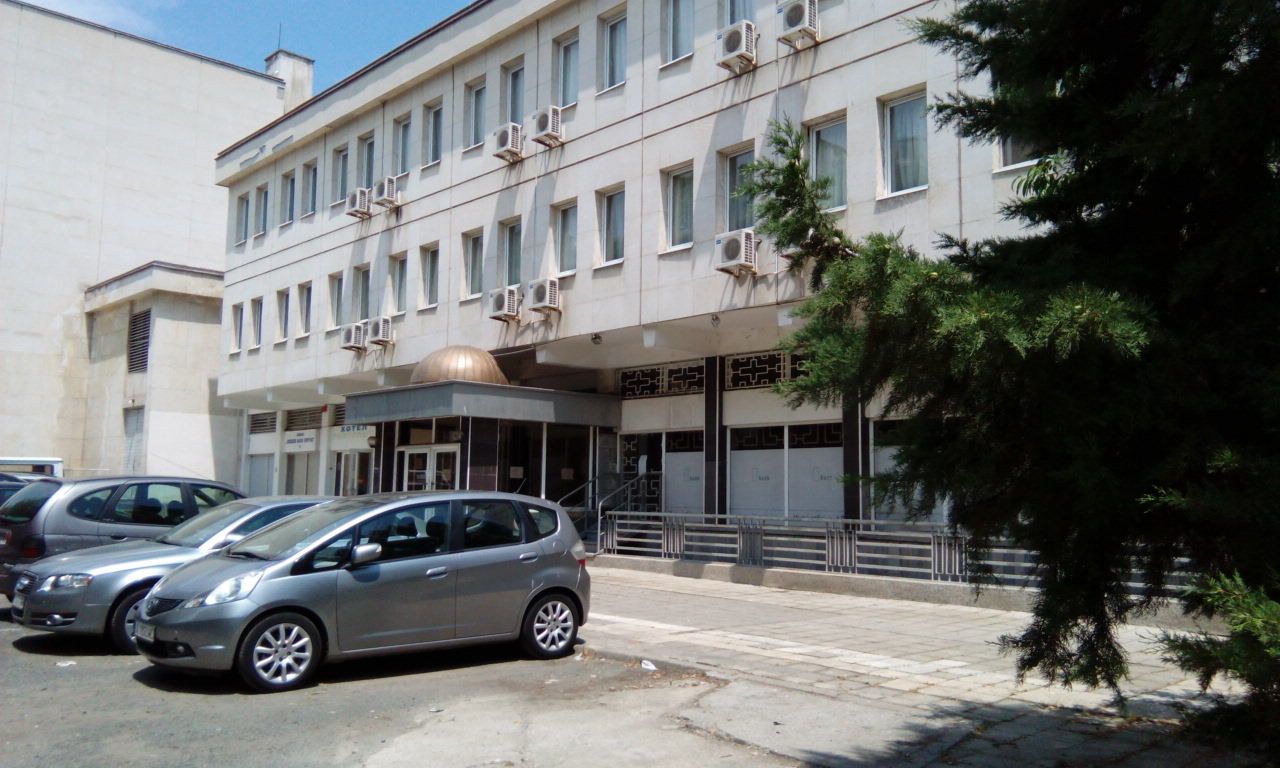 Дом на Народната Армия – снимка 2