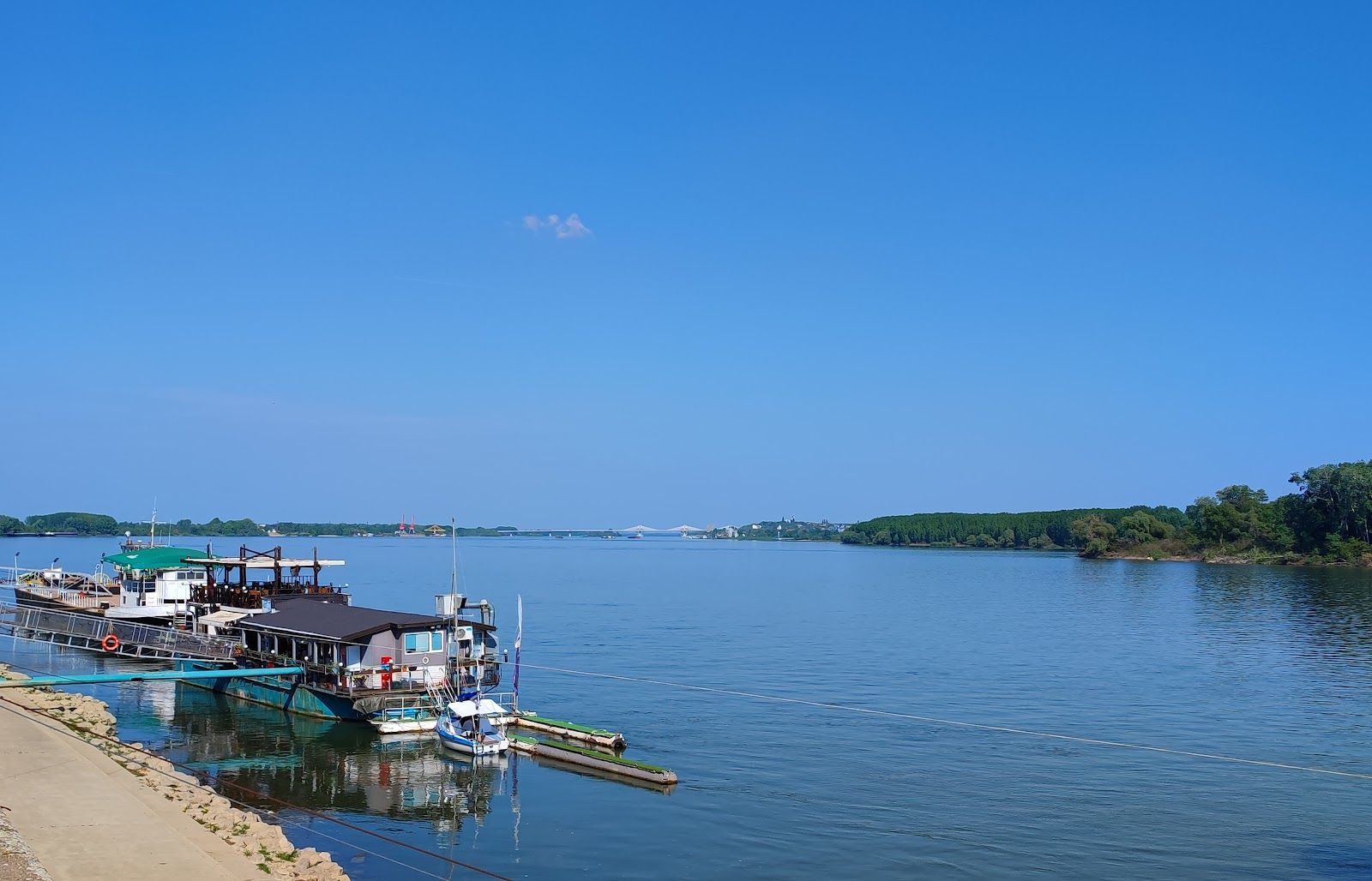 Danube Riverside City Garden – photo 2