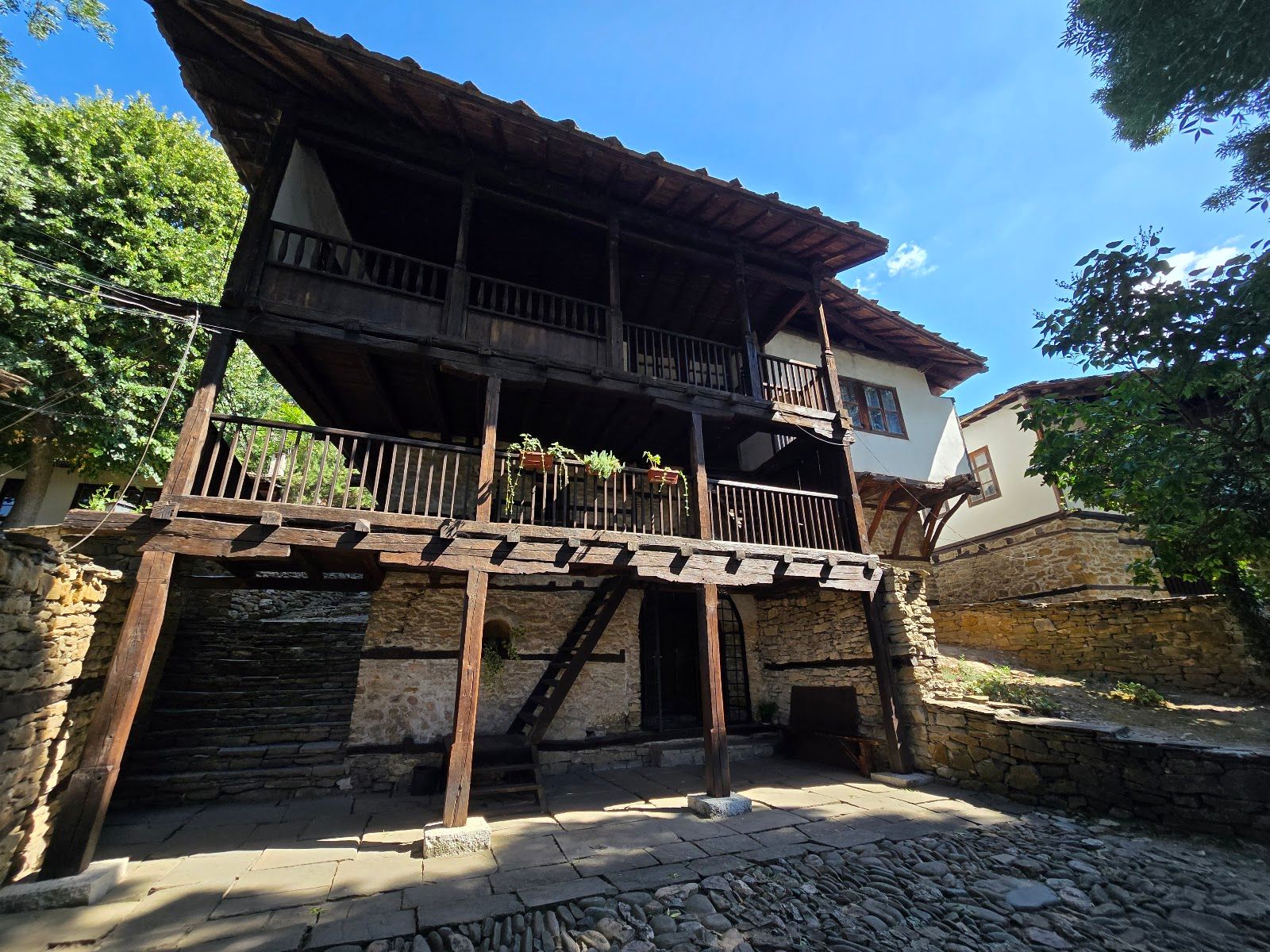 Etnographic compleex "Drasova and Rashova houses"