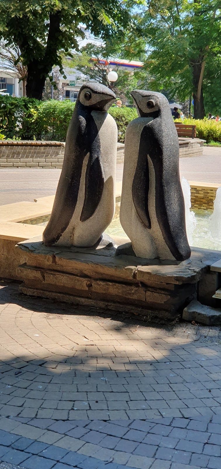 The Penguin Fountain – photo 2