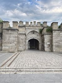 Istanbul gate