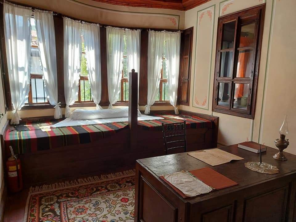 Srebrova House