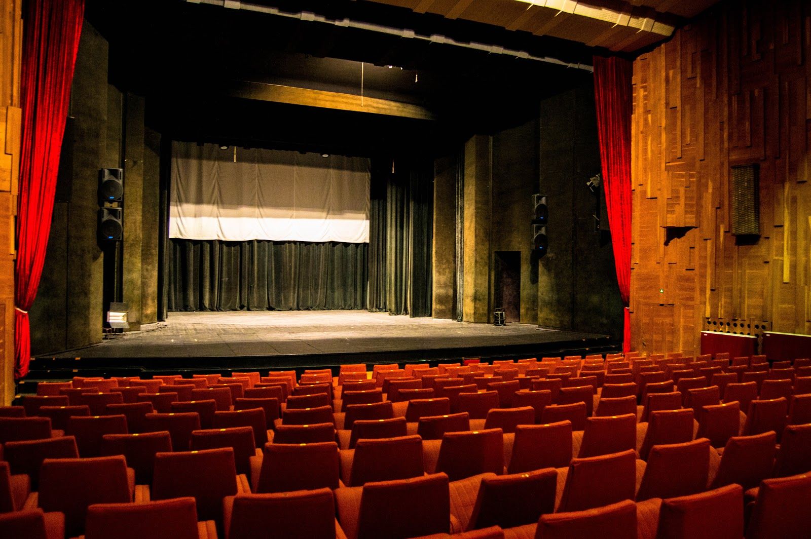 Dramatic Theatre