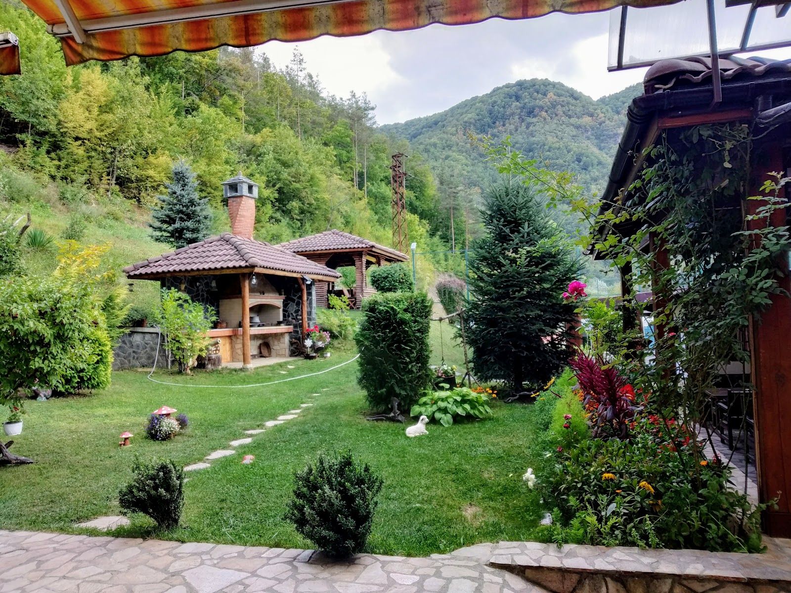 Село Средногорци