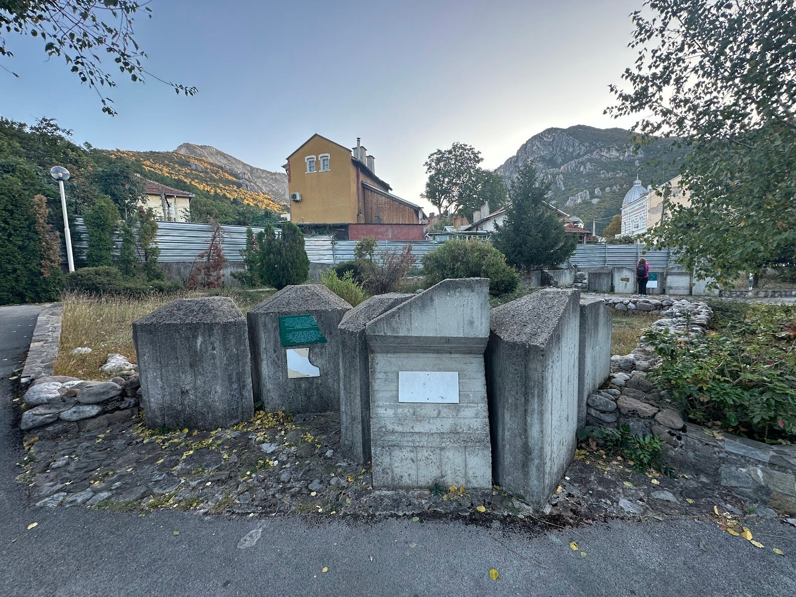 Mogilanska Mound Tombs