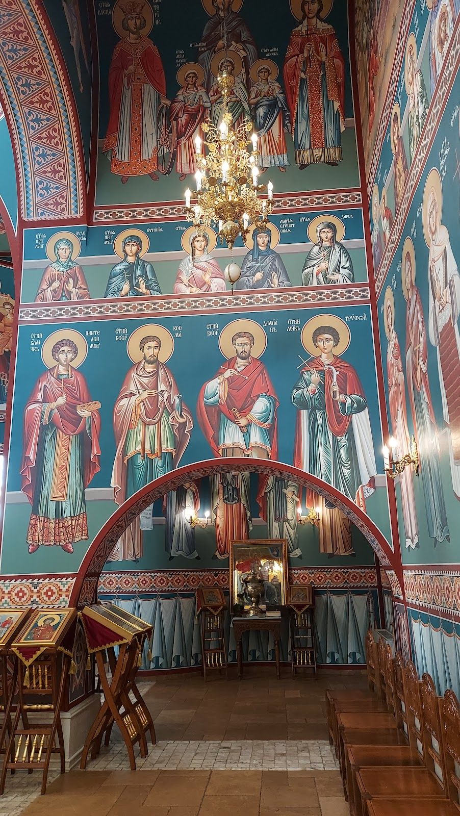 Православният храм „Въздвижение на Светия Кръст Господен“ – снимка 4