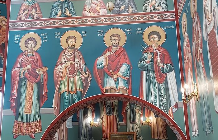 Православният храм „Въздвижение на Светия Кръст Господен“ – снимка 4