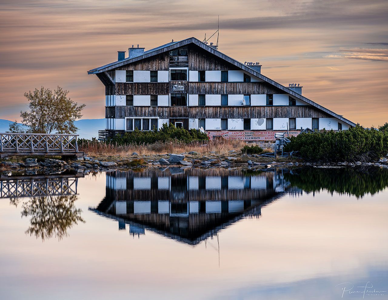 Bezbog Hut