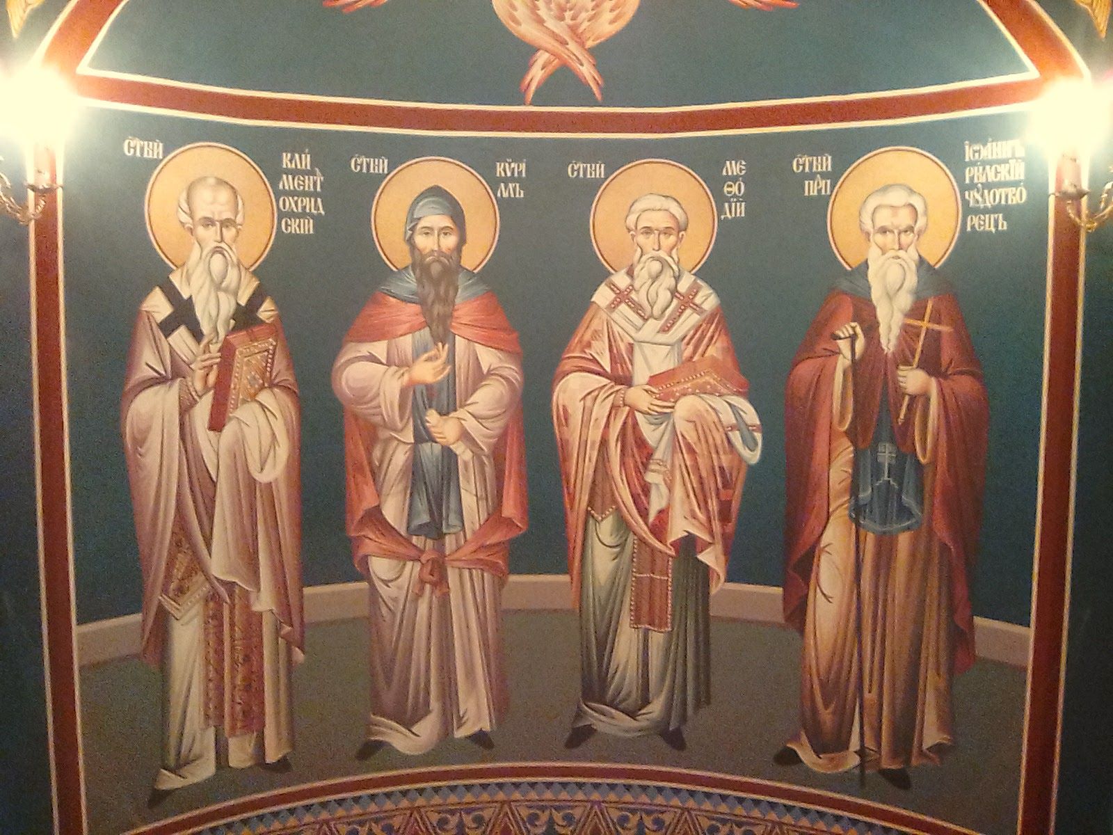 Православният храм „Въздвижение на Светия Кръст Господен“ – снимка 5