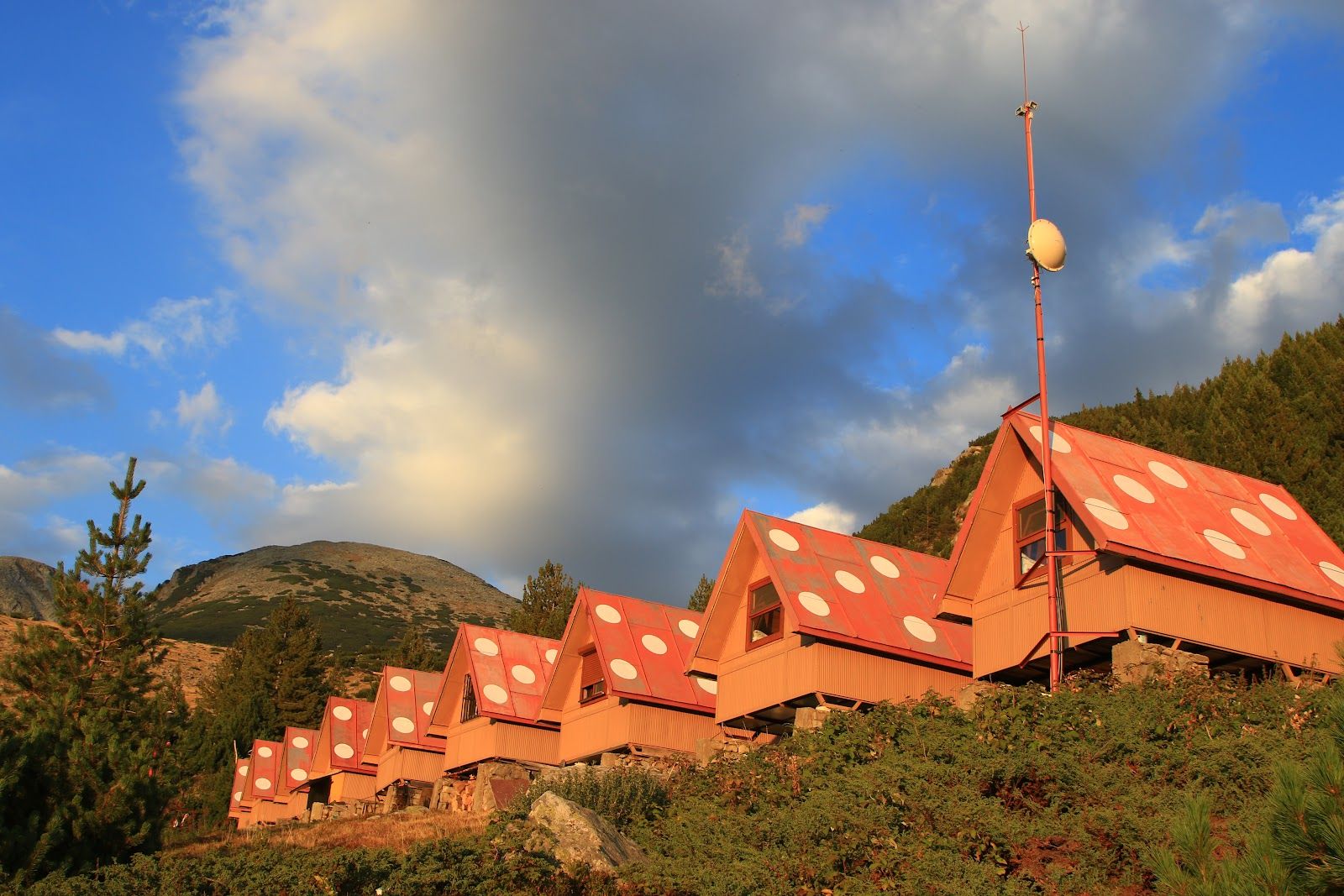 "Spano Pole" Hut