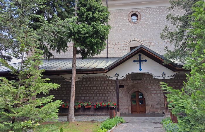 Църква „Света Троица“ – снимка 2