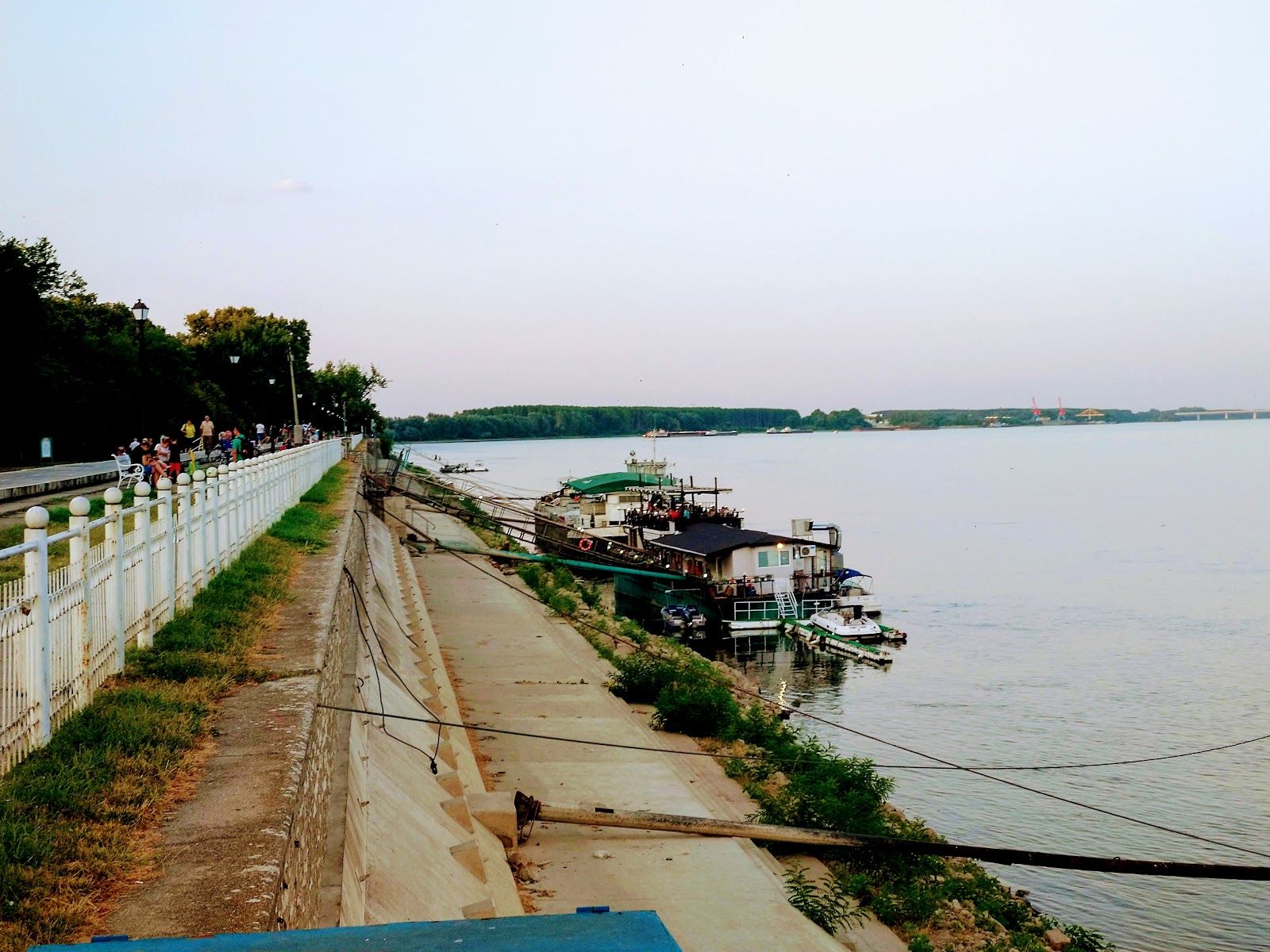 Riverside Promenade – photo 4