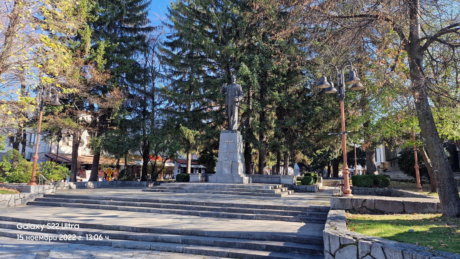 Nikola Vaptsarov Square – photo 4