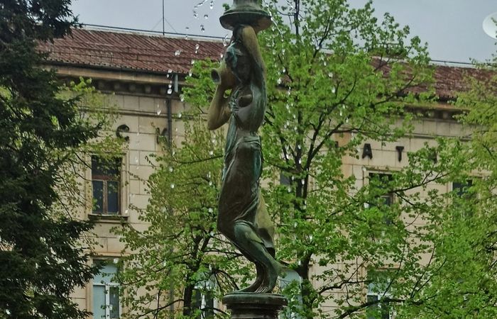 Фонтан до Съдебната палата – снимка 5