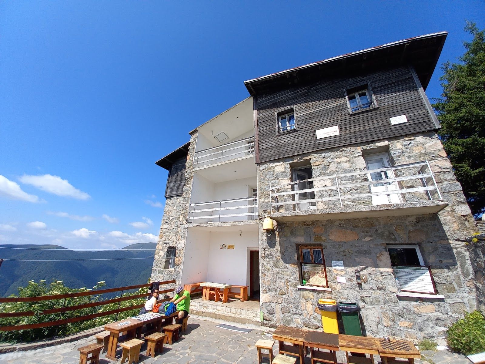 Kozya Stena Hut