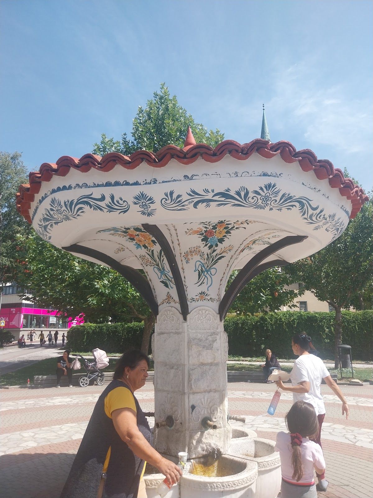 Umbrella Fountain – photo 3