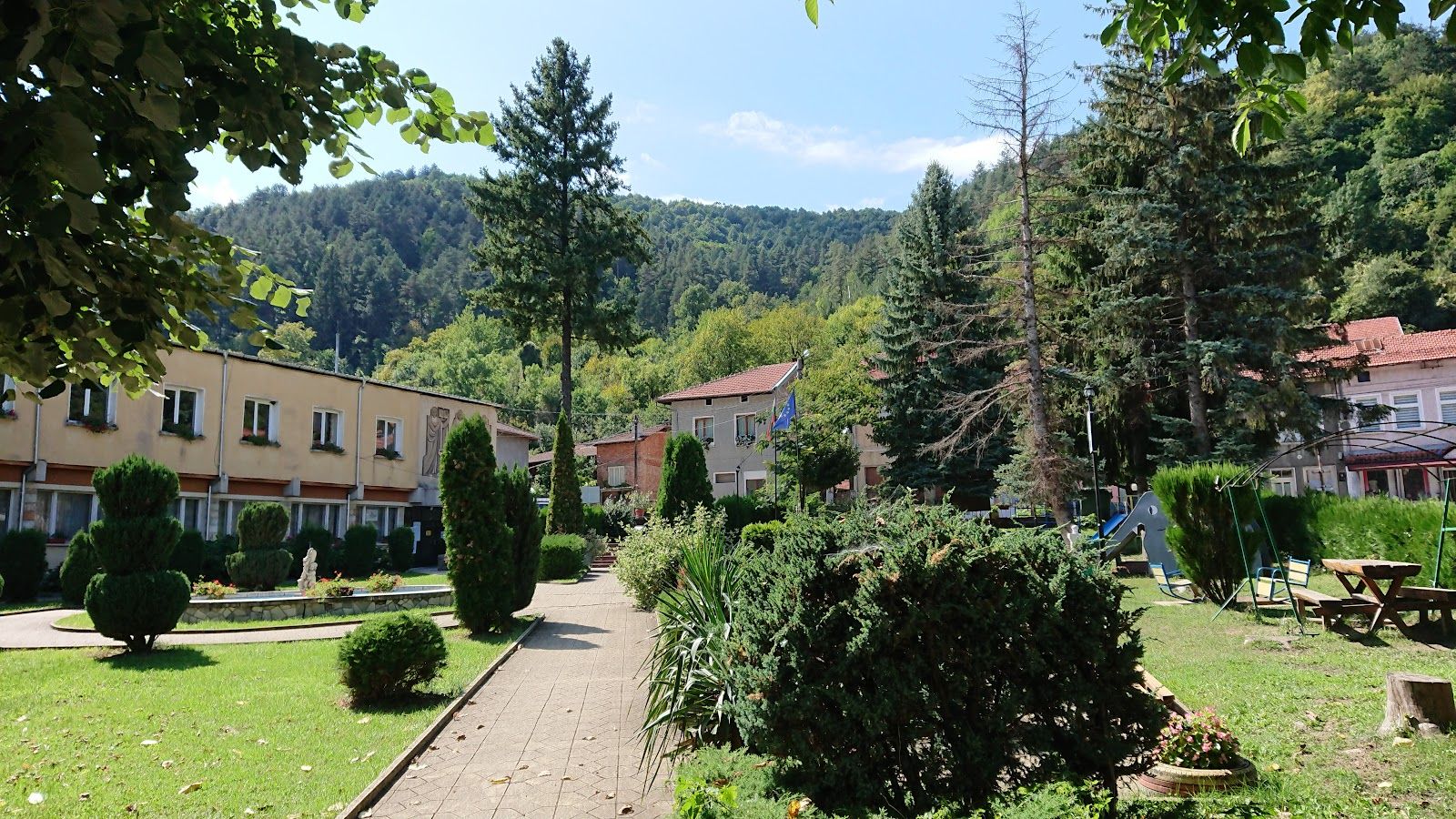 Cherni Osam village