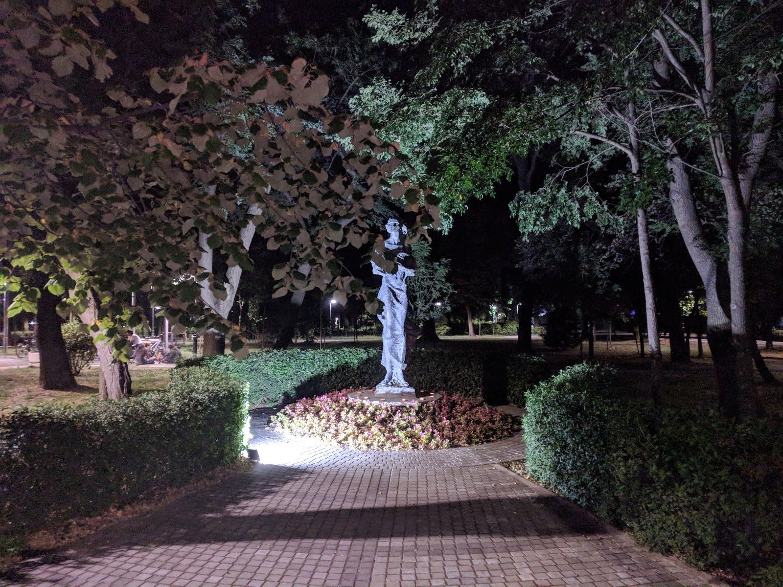 Паметник на Петя Дубарова