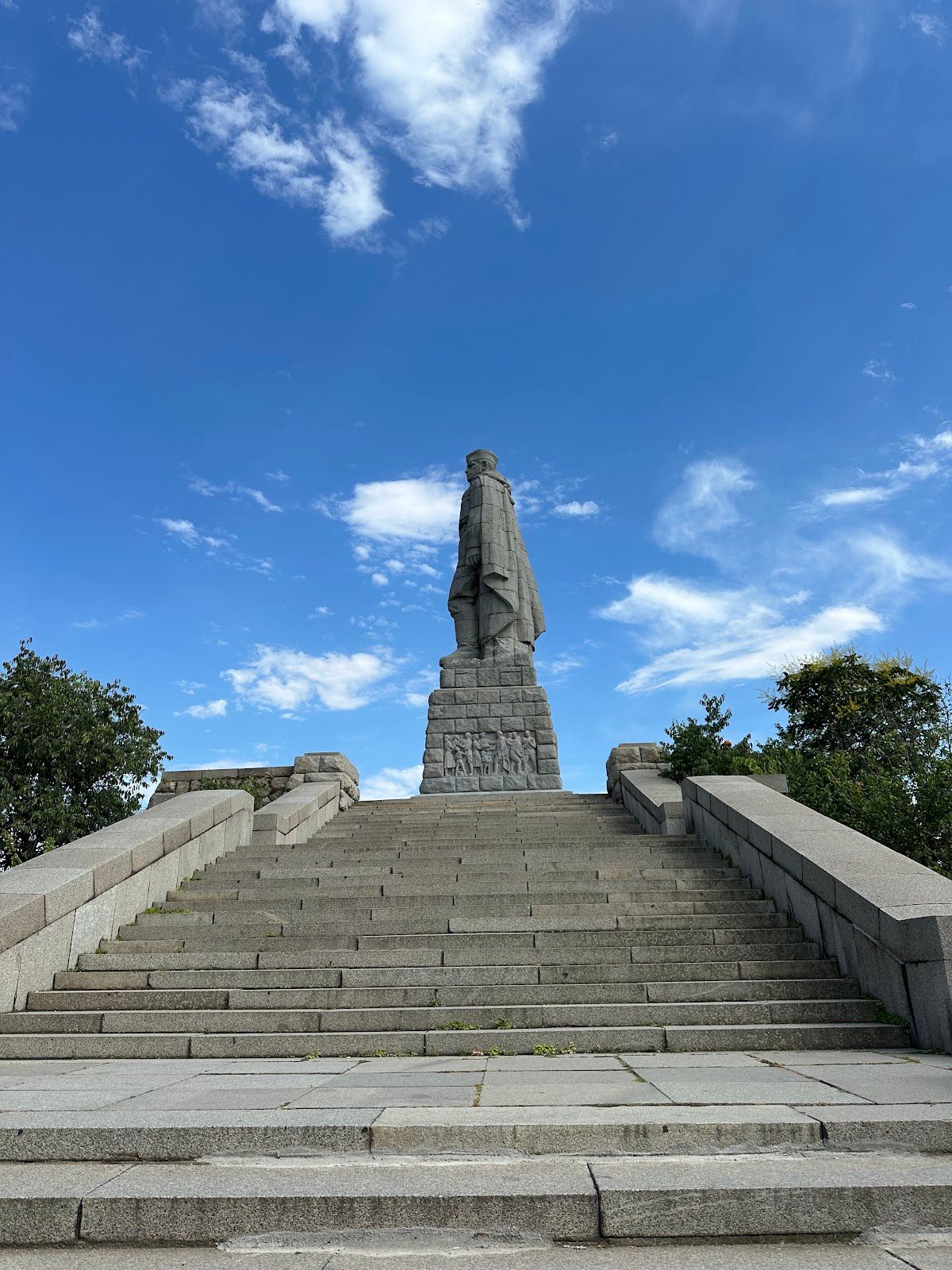 Паметникът на Съветската армия „Альоша“ – снимка 2