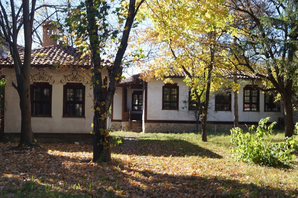 Dospevska House