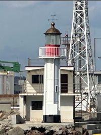The red lighthouse