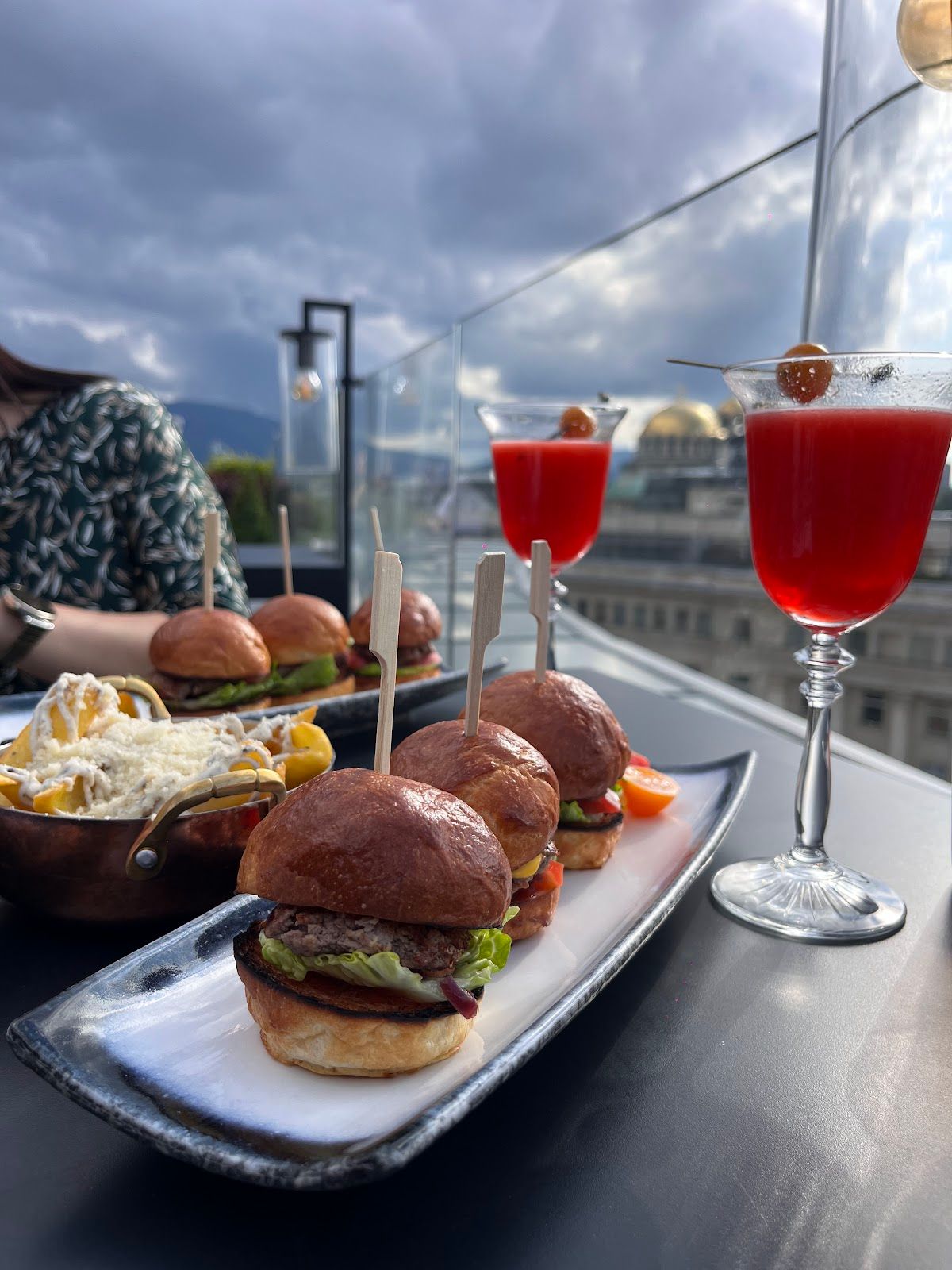 The Scene Rooftop Bar & Terrace – снимка 3